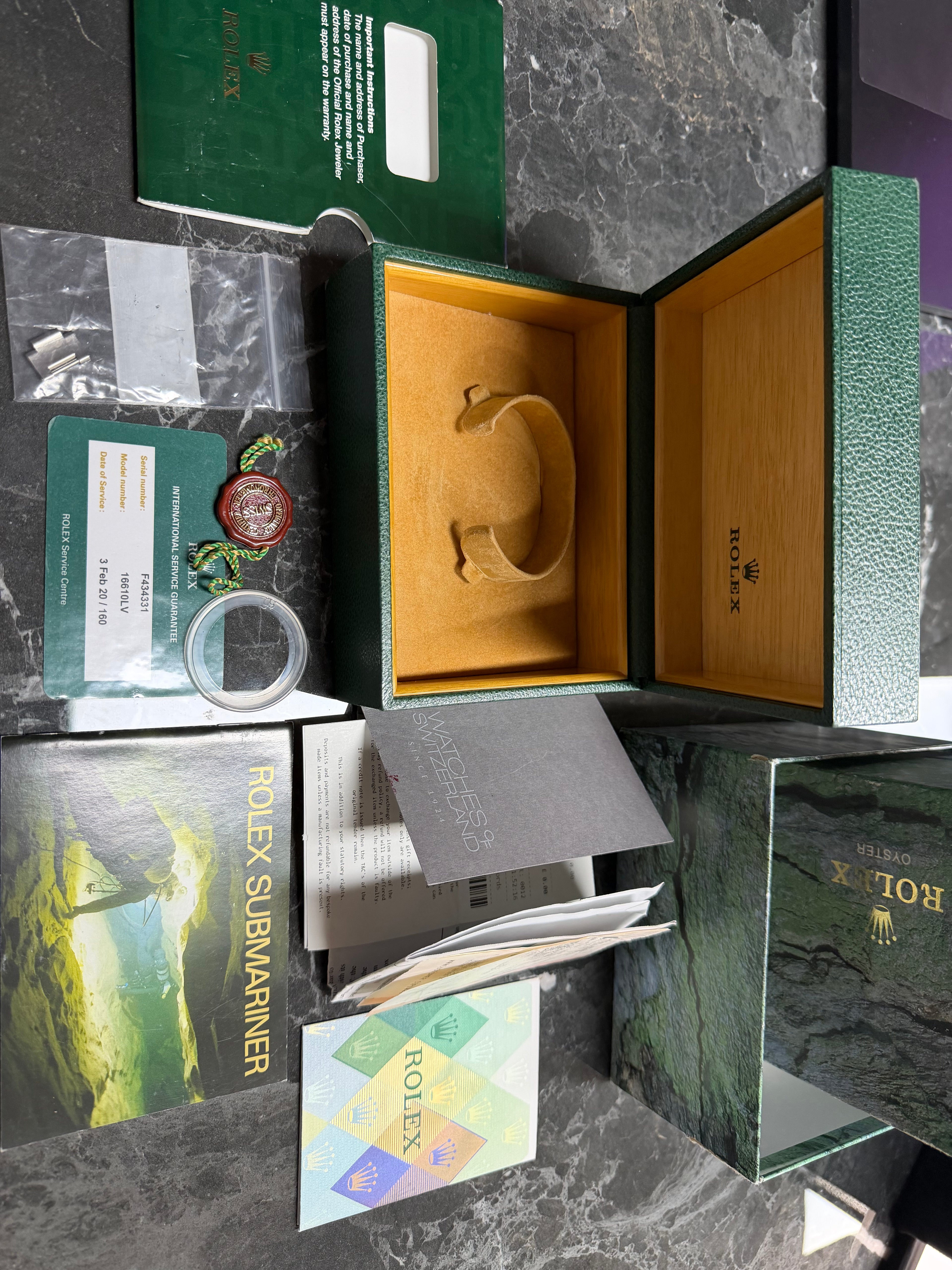 Rolex Submariner 16610LV Kermit Flat 4