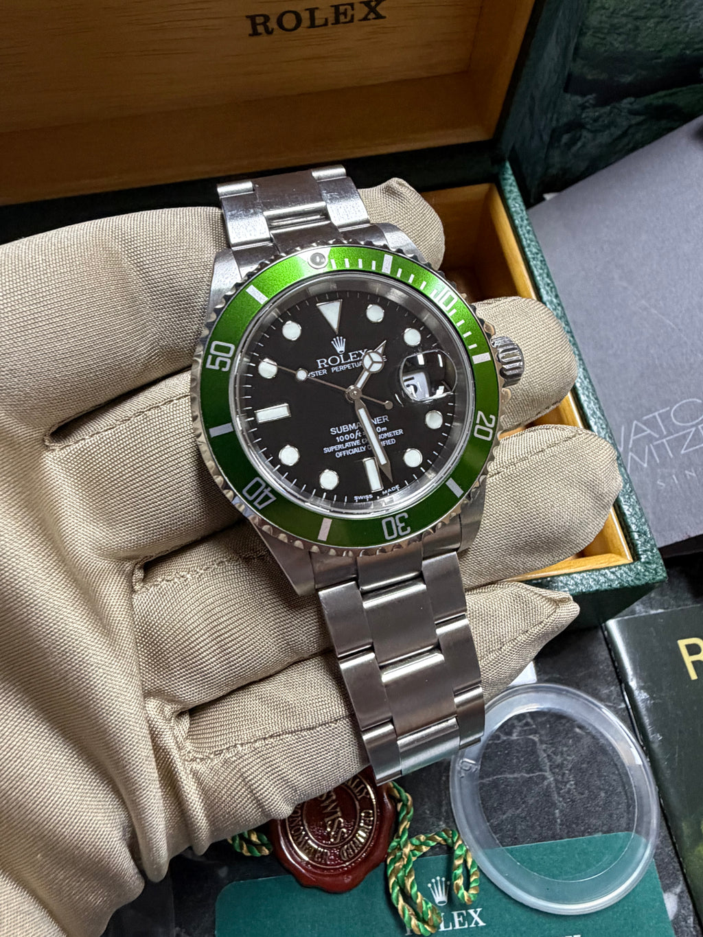 Rolex Submariner 16610LV Kermit Flat 4
