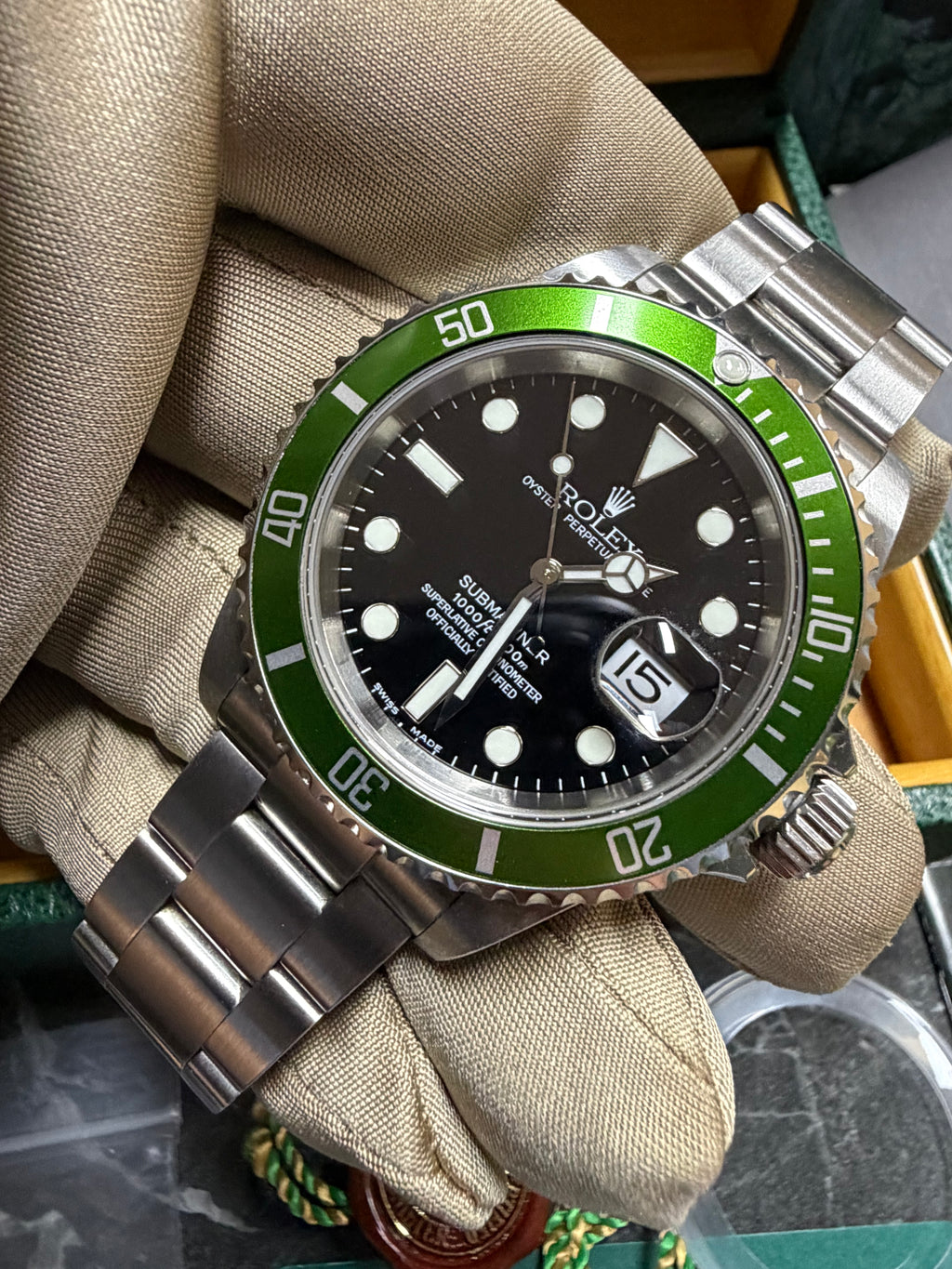 Rolex Submariner 16610LV Kermit Flat 4