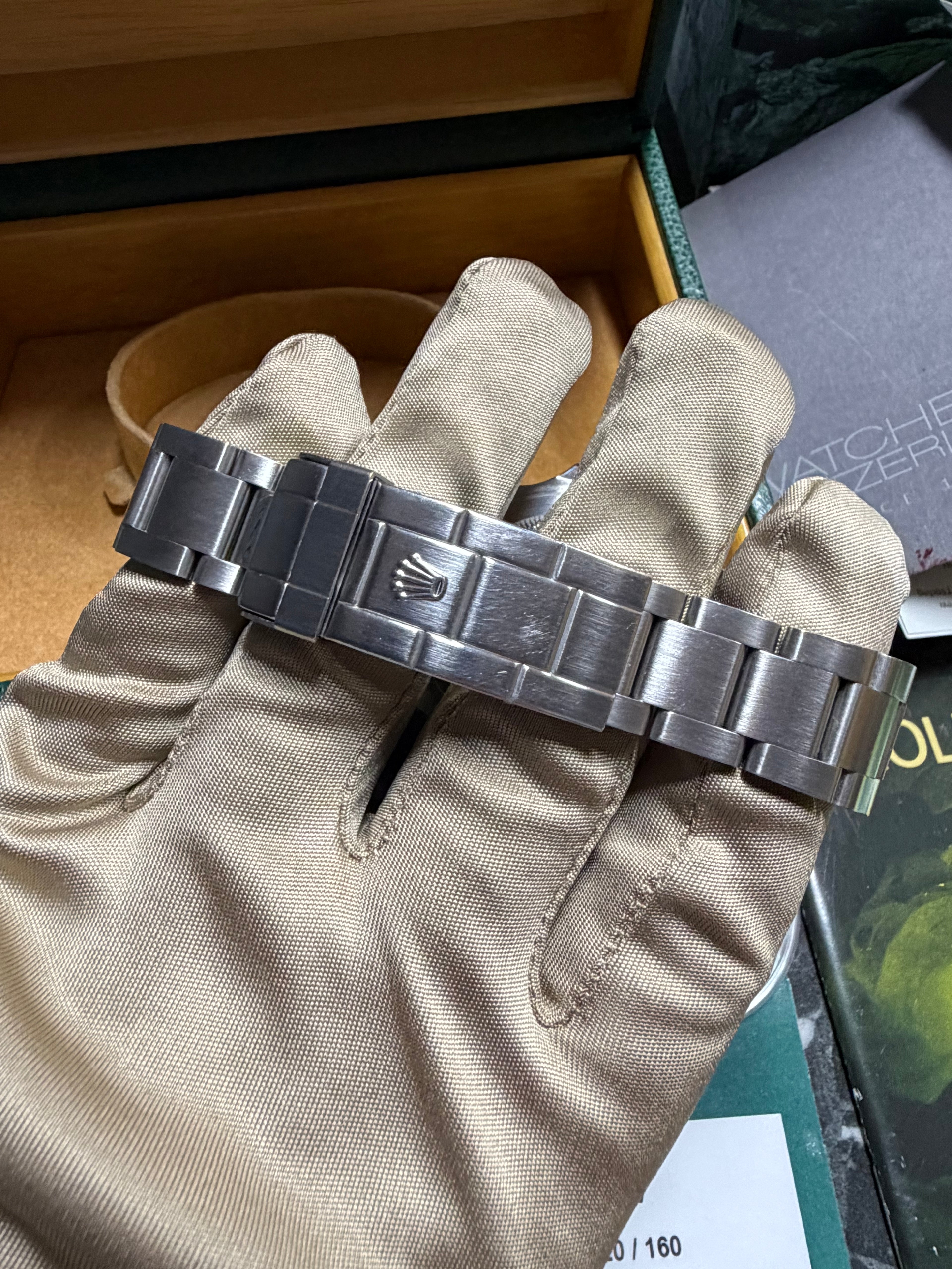 Rolex Submariner 16610LV Kermit Flat 4