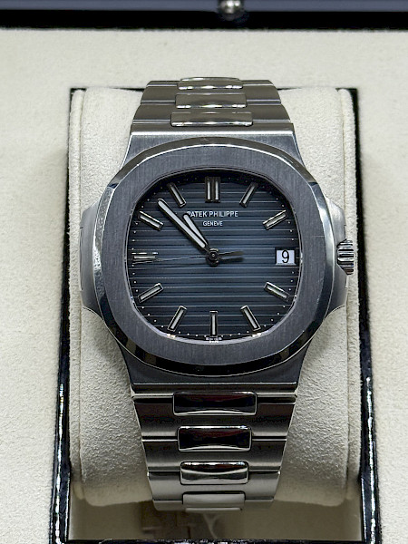 Patek Philippe Nautilus 5711 2007 Geneva Seal Full Set